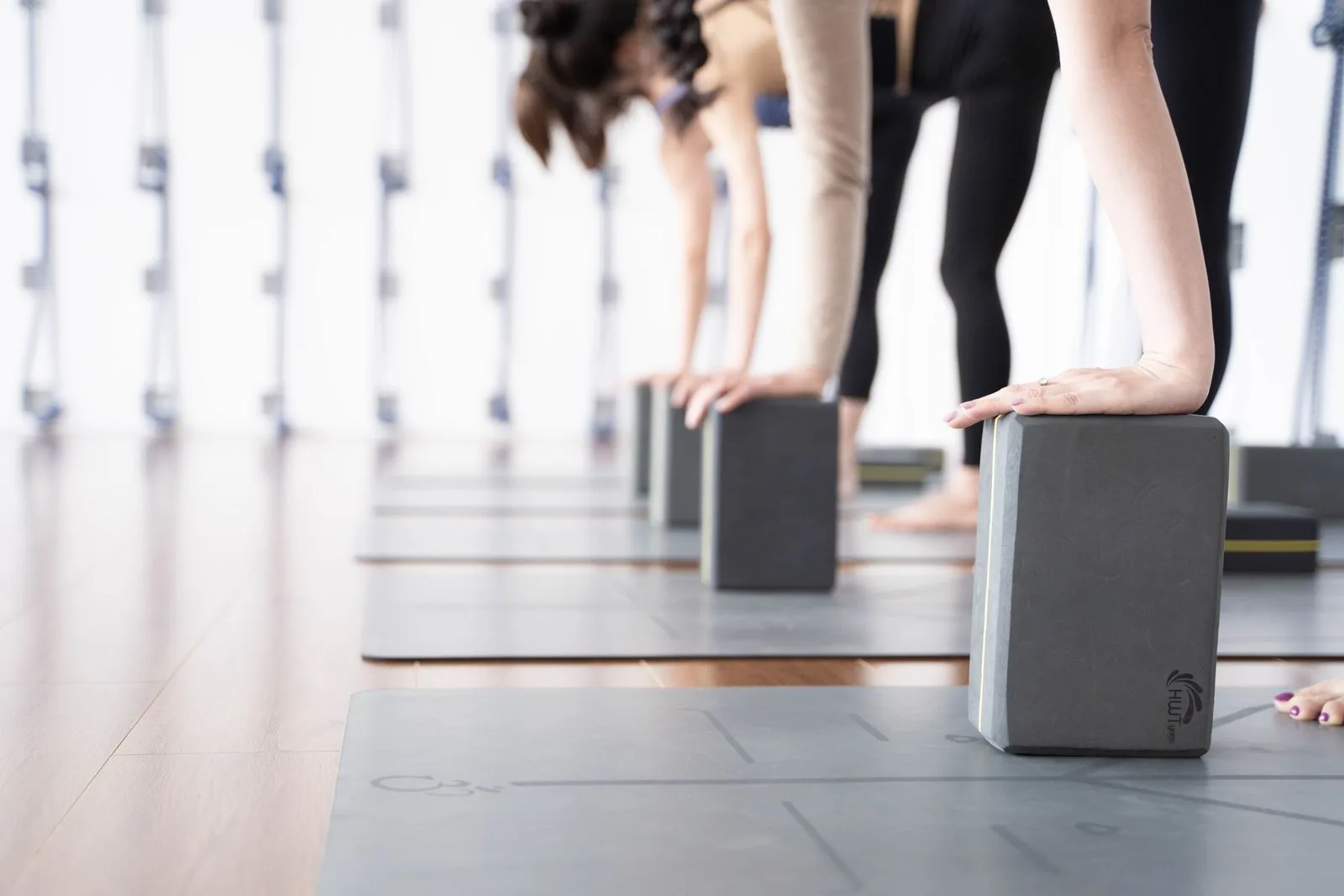 Cómo elegir bloques de yoga: corcho o espuma EVA