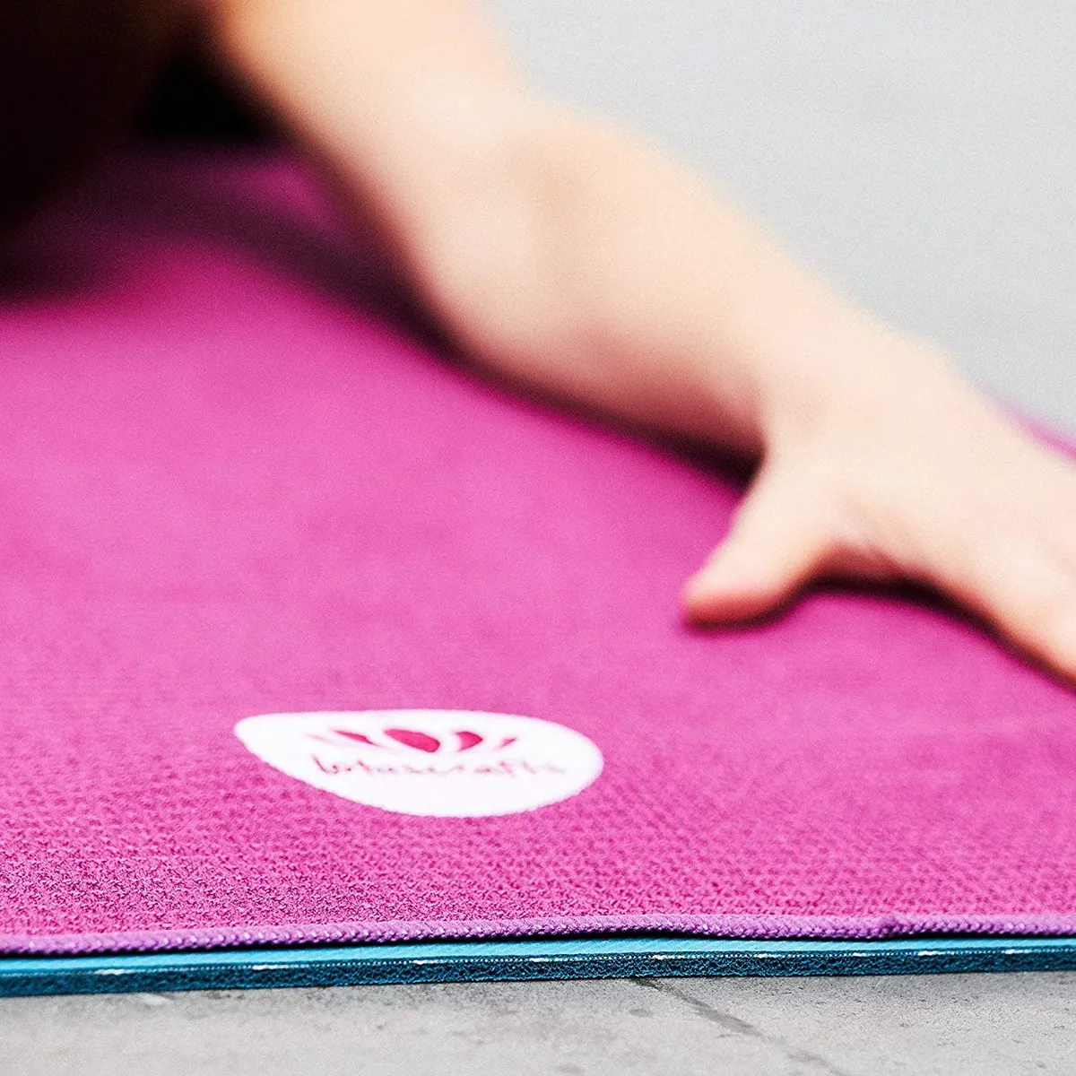 Lotuscrafts Toalla Yoga Antideslizante Grip - Antideslizante y de Secado Rápido - Manta Antideslizante - Microfibra Deporte - Toalla de Yoga para Hot Yoga [183 x 61 cm] foto 5