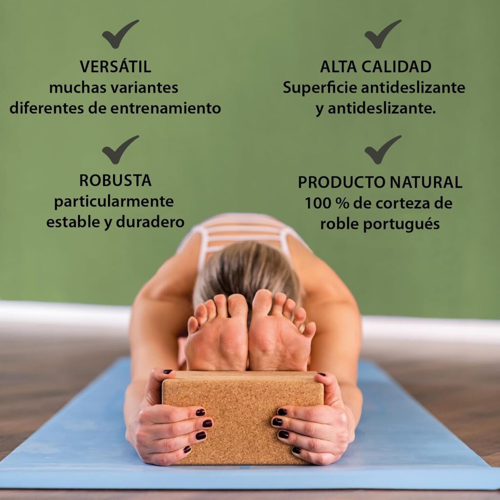 Persona usando el Bloque de Yoga Alpidex para mejorar su equilibrio en una pose.